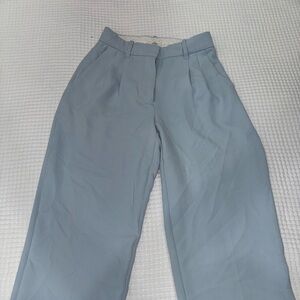 Aritzia Cropped Effortlesss pant